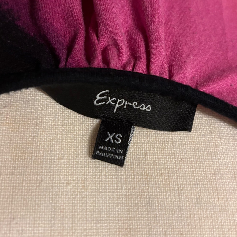 Express Pink and Black Strappy Abstract Tank Top - Picture 5 of 7